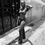 Yvonne02